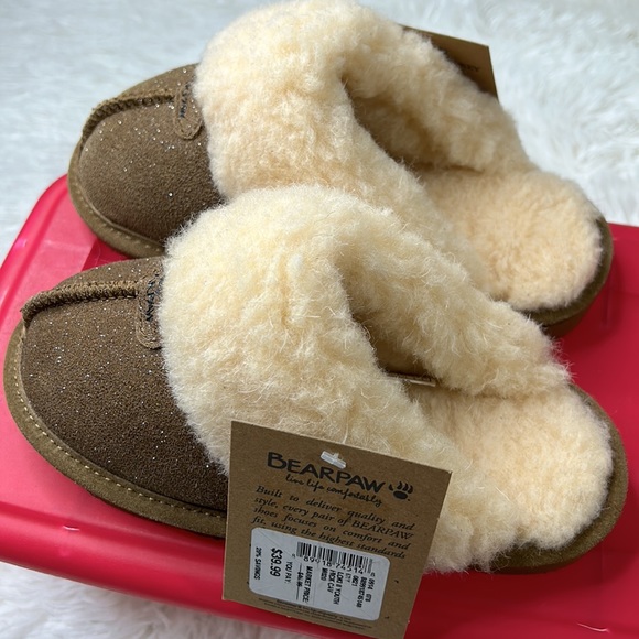 NWT Bear Paw Shoes - Picture 2 of 5